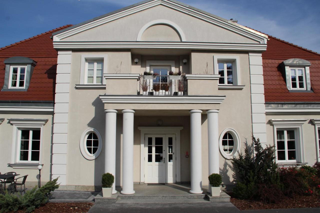 Eco Nieborow Hotel Exterior photo